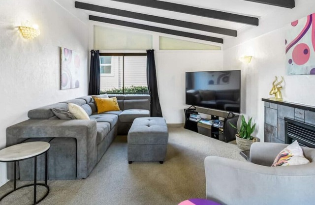 3 bedrooms, 4 beds | 1 bathroom | covered deck