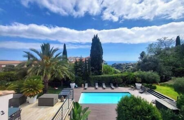 3 Bedrooms Apartment/Villa - Private Pool, Garden