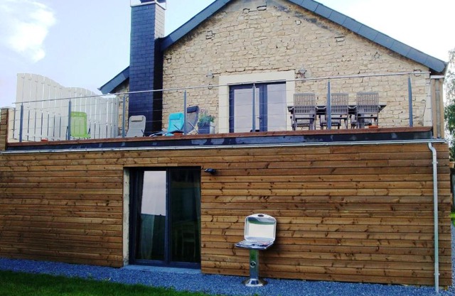 3 bedrooms house with enclosed garden and wifi at Florenville