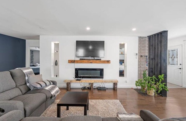 3 bedrooms, Modern, Free Parking, FAST WI-FI