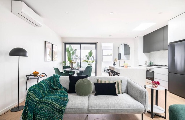 3 BedroomTownhouse-free parking