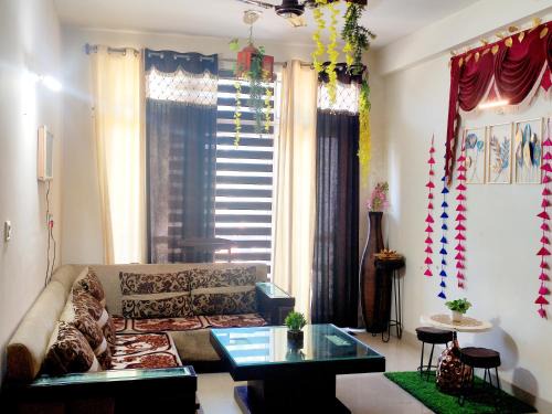 3 BHK Condo For Family On Manali Expressway