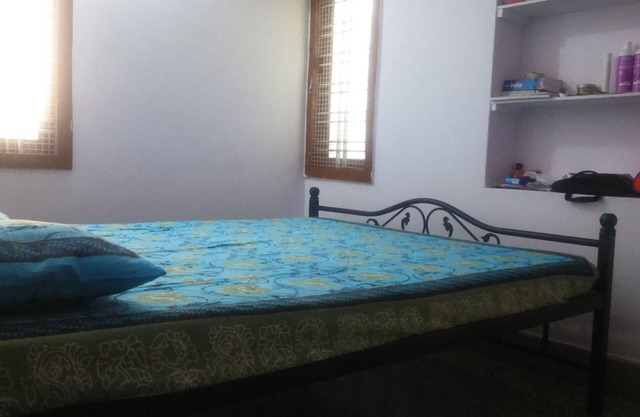 Casa de 3 BHK en un entorno tranquilo y seguro, las comodidades se encuentran en una ubicación privilegiada