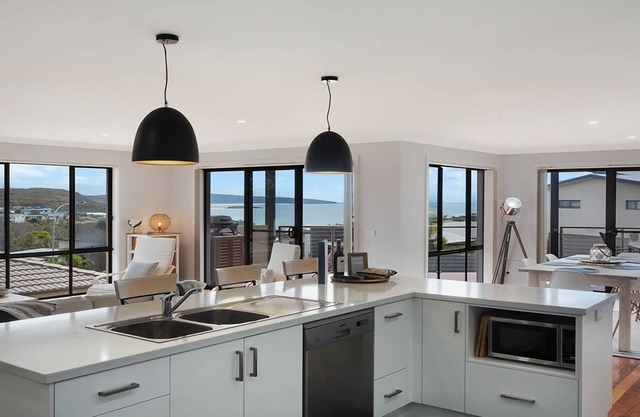 3 Bournda Circuit, Tura Beach