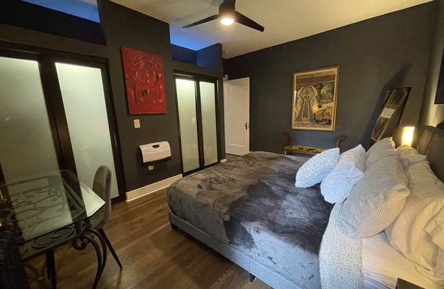 3 BR / 2 BTH unit steps to the beach and close to Loyola