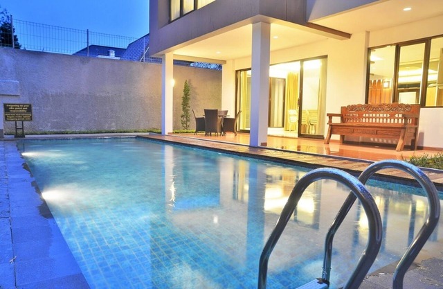 3 dormitorios con piscina Villa Dago City View
