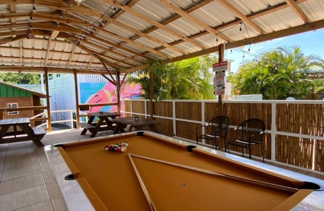 3 BR Family Apt at El Flamingo Beach Club | Walk to the Beach