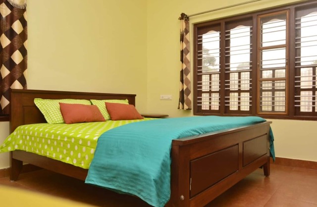 Casa de familia de 3 dormitorios en Puttamutthu (HABITACIONES A, B, C)