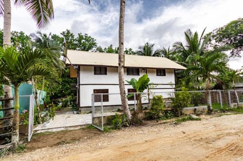 3 BR Native House at Port Barton Center
