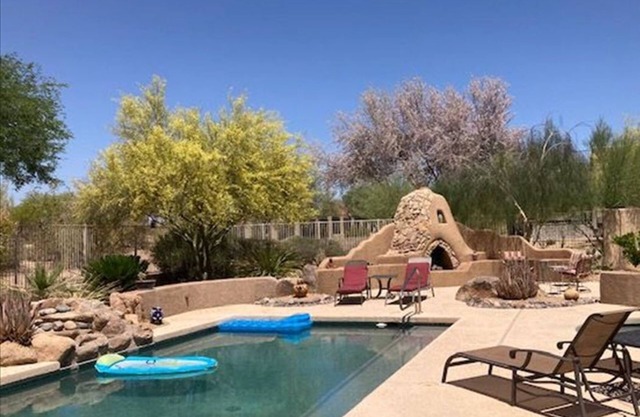 Casa de vacaciones de 3 dormitorios en campo de golf con piscina privada en el patio trasero / jacuzzi / chimenea