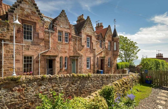 3 Castle Terrace