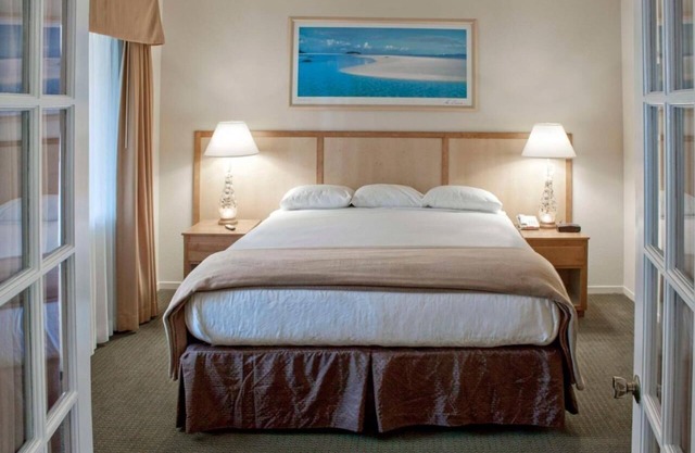 3 Comfortable Units Near Central Coast Aquarium! Kitchen, Pool, Free Parking!