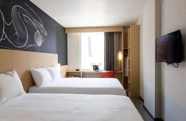 3 Convenient Units! Parking Onsite, Steps from Art & History Museums