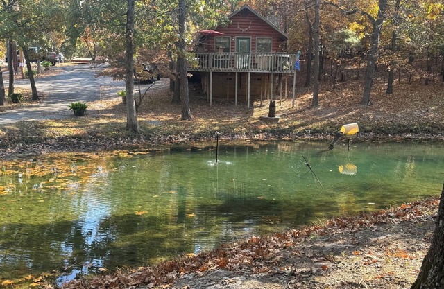 3 Crosslake ROMANTIC Log Cabin in the woods. Hot Tub & Wood Burning Fire Place.