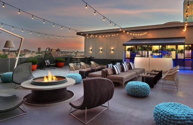 3 Deluxe City View 2 Queens, Revere Hotel, Social Rooftop, By Boston Common
