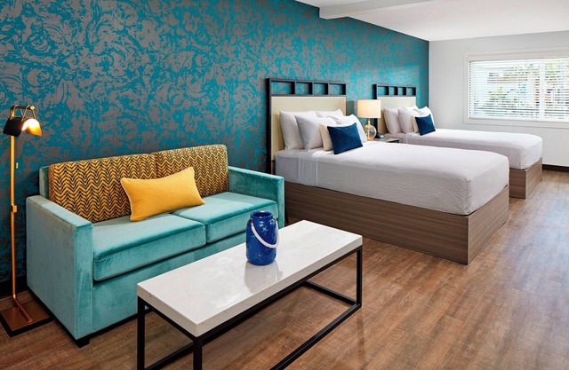 3 Family-Friendly Rooms with Outdoor Pool and Close to the Beach