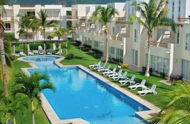 3 Floor Vacation Home