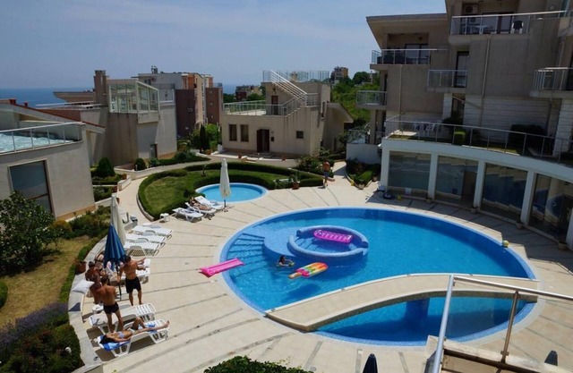 Villa de 3 pisos con piscina y playa - Sun Village 13