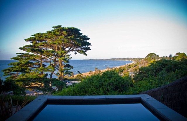 3 for 2 in winter! Emanjay: Walk to Beach, Million Dollar Bay Views! Mineral Spa