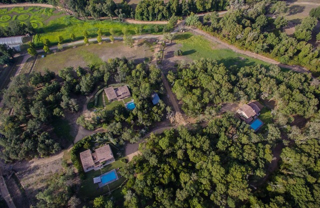 Casas de 3 ***** con 10 habitaciones y baño contiguo