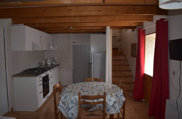 3 KMS FROM THE SEA HOUSE PLOUMOGUER