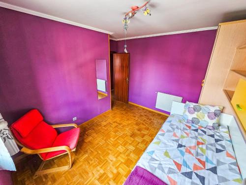 3 large room modern flat with private parking