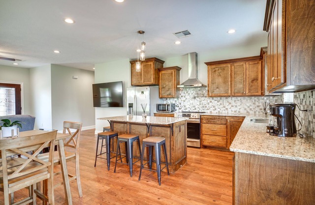 Lake Charles Vacation Rental - 3 Mi to Casinos!