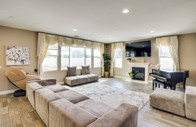 3 Mi to Disneyland: Home w/Hot Tub + Game Room