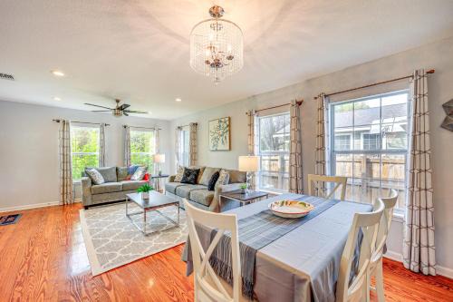 3 Mi to Dtwn San Antonio Home with Deck and Casita!