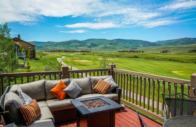 Casa de familia en el campo de golf - Mins to Granby Ranch!