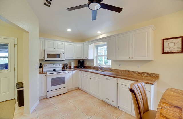 Sebring Vacation Rental w/ Grill ~ 3 Mi to Lake!