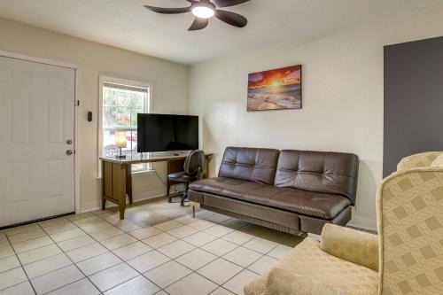 3 Mi to Medical Center Suburban Condo in Houston