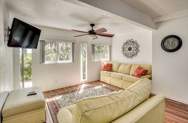< 1/2 Mi to Lake George Access: Cabin w/ Decks!