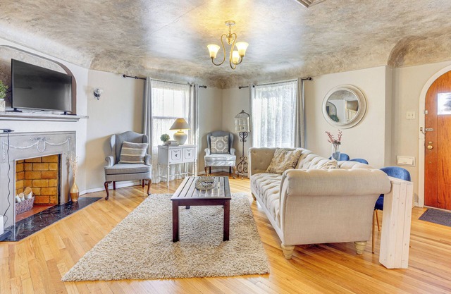 3 Mi to Pueblo Riverwalk: Quiet Home w/ Patio