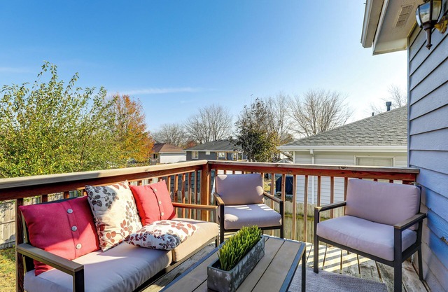 3 Mi to UNL & Memorial Stadium: Home w/ Large Yard