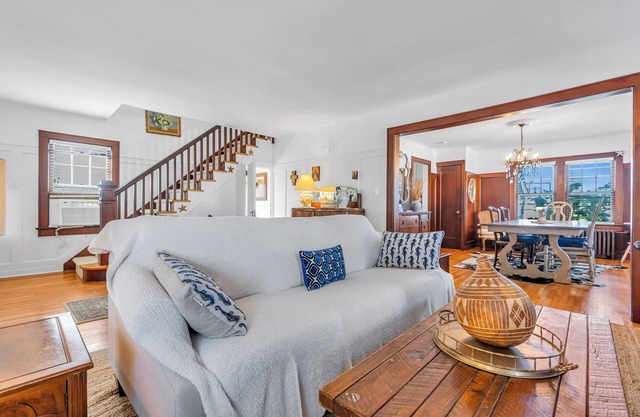 3 mins to beach! Bayview, 5 beach tags, plenty of space, outdoor shower, firepit
