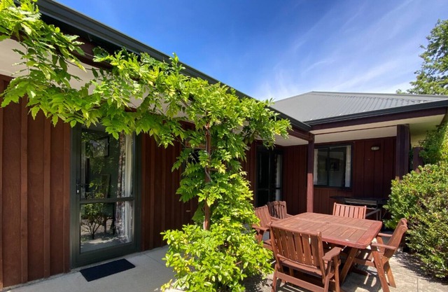 3 Mt Isobel Place