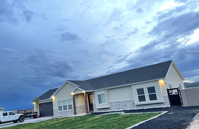 3 Peaks Mountain View Getaway w/Hot Tub!