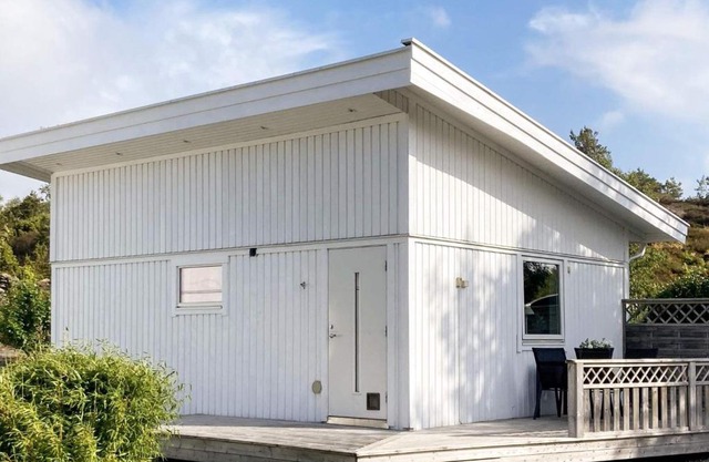 3 person holiday home in RÖNNÄNG-By Traum