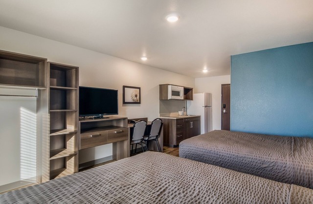 3 Pet-Friendly Suites Ideal for Long Visits Near Greenville’s Key Attractions
