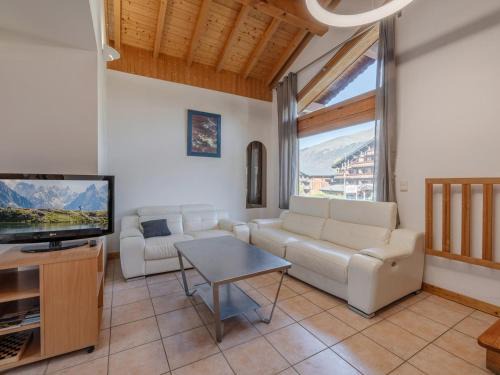 3 pièces à Morzine, centre, proche pistes, 3*, WiFi, balcon, parking, jacuzzi, animaux OK, 6 pers - FR-1-754-37