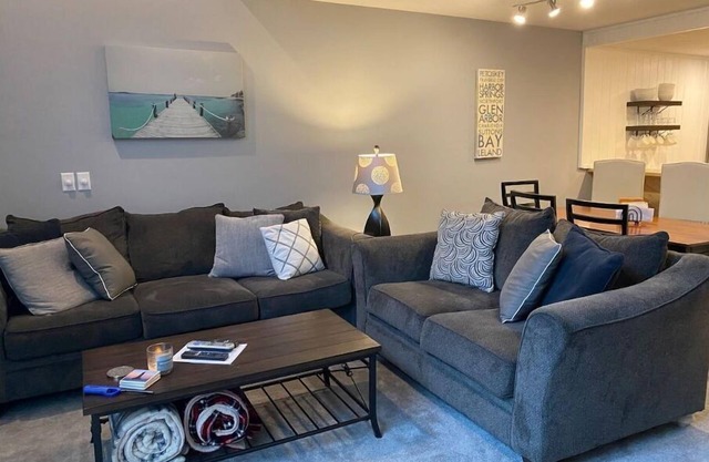 3 pools! Updated bedroom/loft area. Minutes from golf/lakes. Lots of amenities.