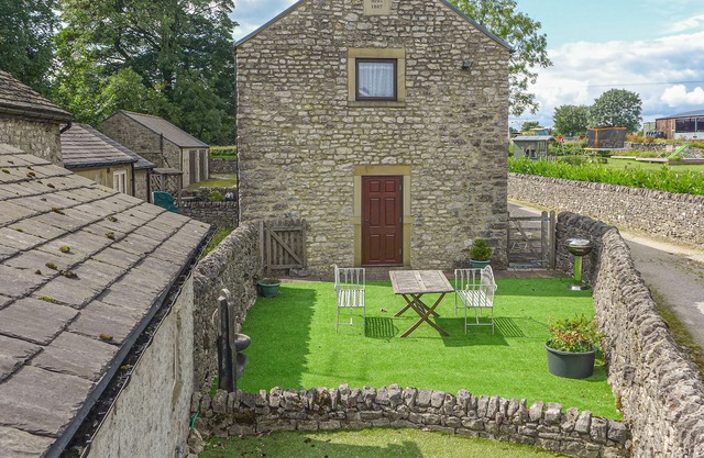 3 Mews primitivos, CHELMORTON