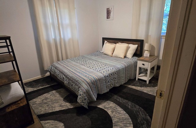 3# Private, Affordable & Clean Room