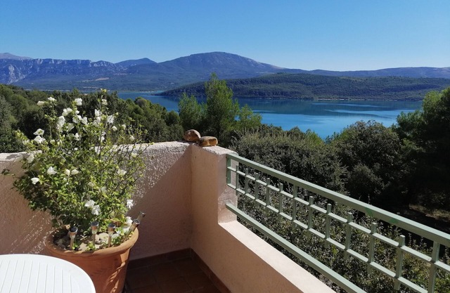 3-room apartment 55 m2, terrace 15 m2, breathtaking view, sleeps 4, air-conditioned, WIFI