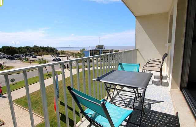 Apartamento T3 en centro, 5 plazas, aparcamiento, playa a 70m