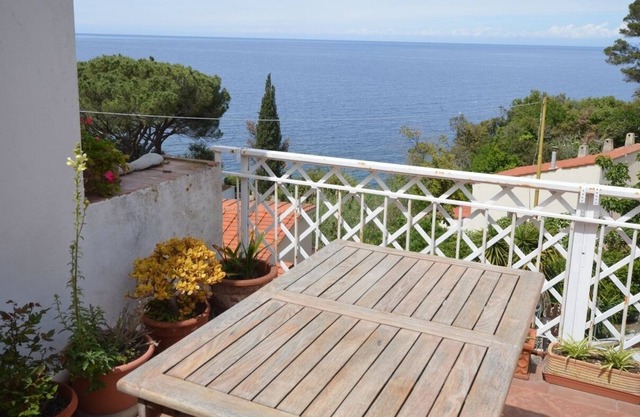 Apartamento vacacional de 3 habitaciones Gabriella a 80m de la playa y con terraza