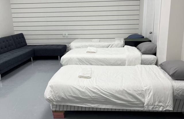 3 single and 2 sofa beds Studio Suite 7