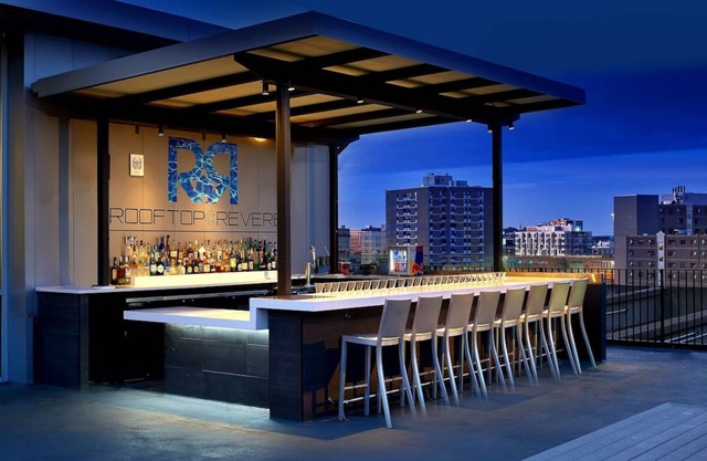 3 Sophisticated Suites Perfect for a Relaxing Boston Stay - Walk to Attractions
