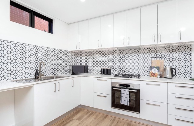 3 Stylish and Simple Studio in East Vic Park